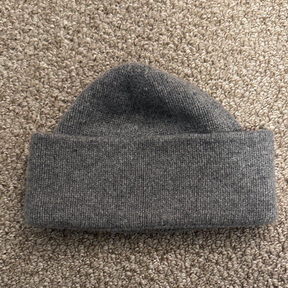 Everlane The Felted Merino Beanie Mid Heathered Grey EUC Unisex